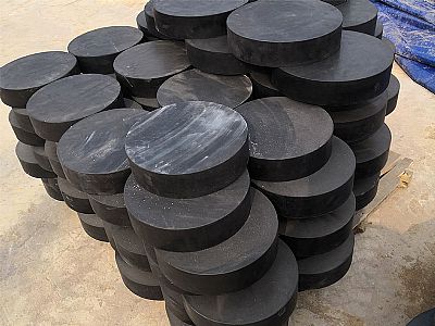 东明县板式橡胶支座由若干层橡胶片与薄钢板经加压硫化